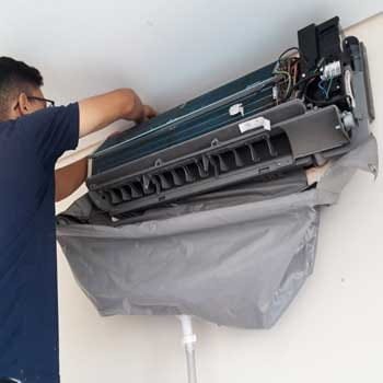 خدمة تنظيف المكيفات